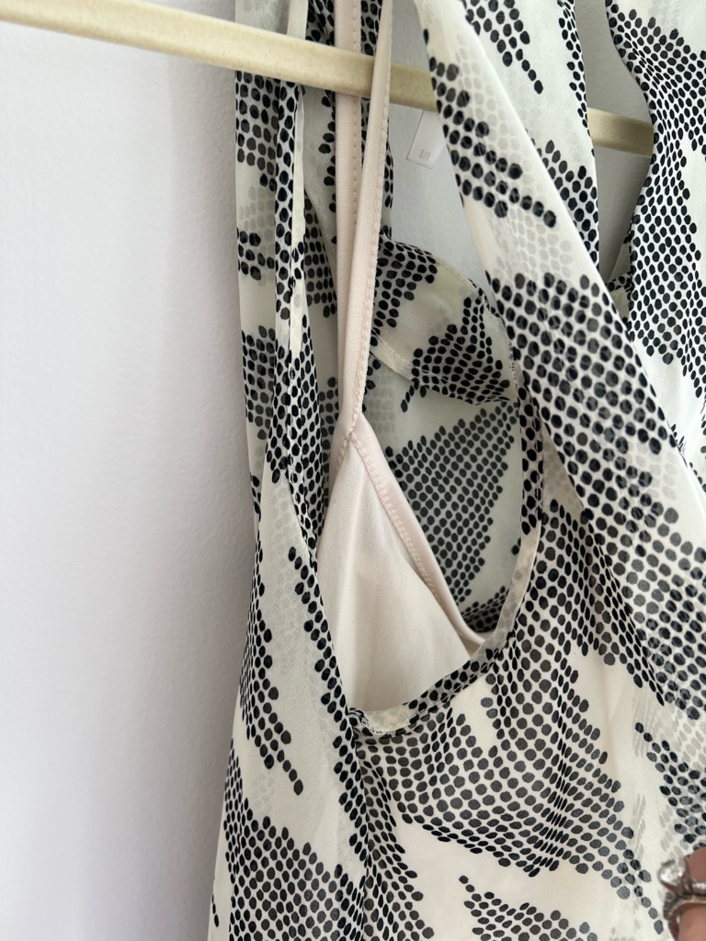 Adiva Black & Off-White Zigzag Halter Tunic Top | Women’s Medium - Picture 10 of 13